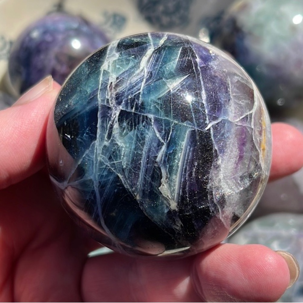 Beautiful natural fluorite healing sphere - Picture 4 of 13